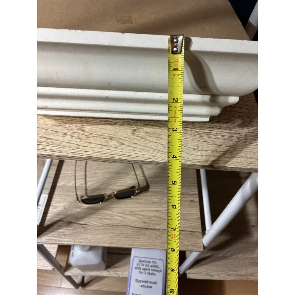 The Unbranded Brand 12 white
